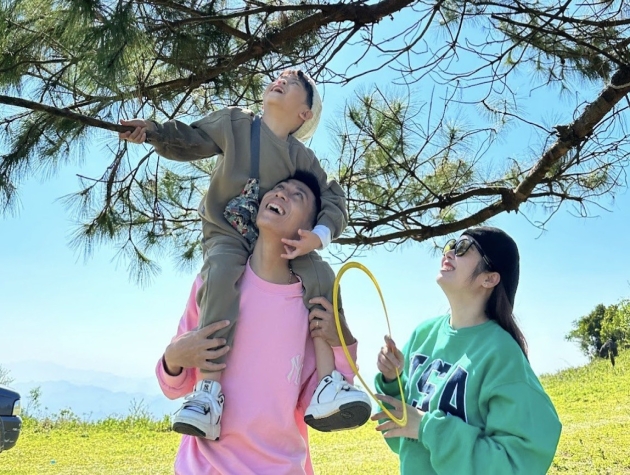 Gấu Family: Khám phá cuộc sống thú vị của gia đình có cậu con trai "siêu quậy"